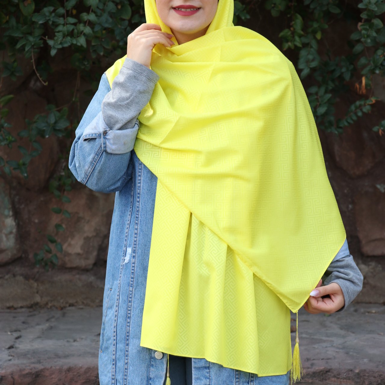 شال مجلسی منگوله دار رنگ زرد