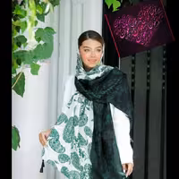 شال نخ ابریشم طرح گل جقه  سفید سبز 