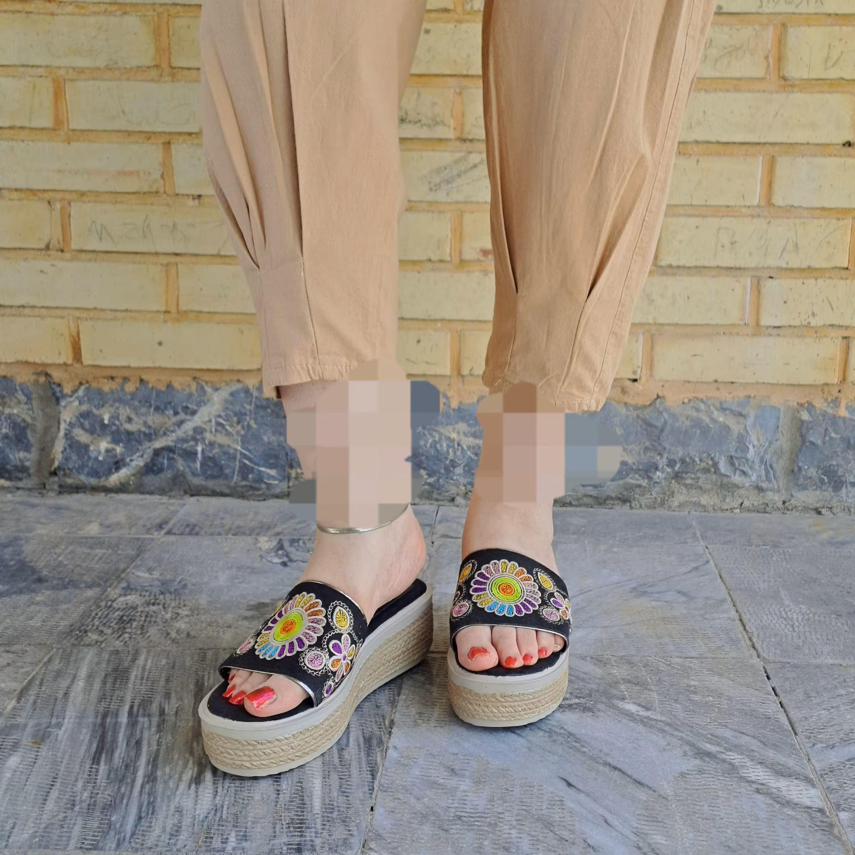 دمپایی و صندل زنانه طرح سنتی