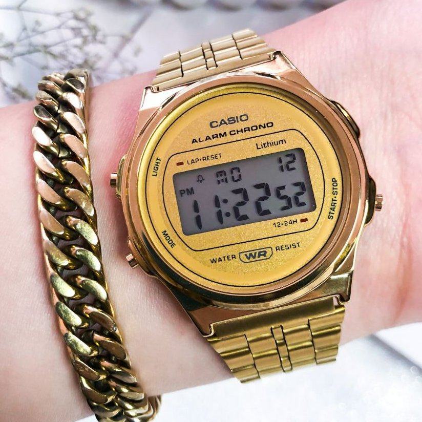 ساعت کامیپوتری دیجیتالی