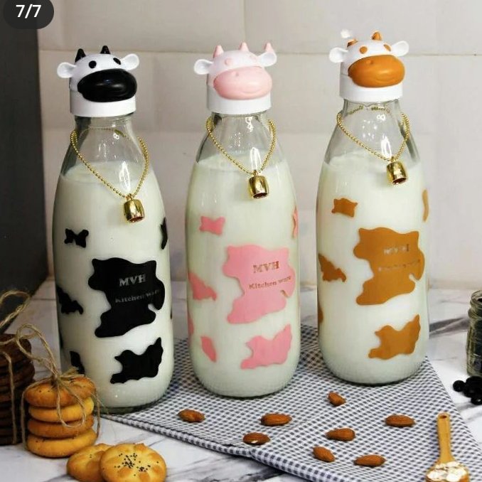 بطری شیر طرح گاوی جنس شیشه ای در سه رنگ قهوای ومشکی و صورتی