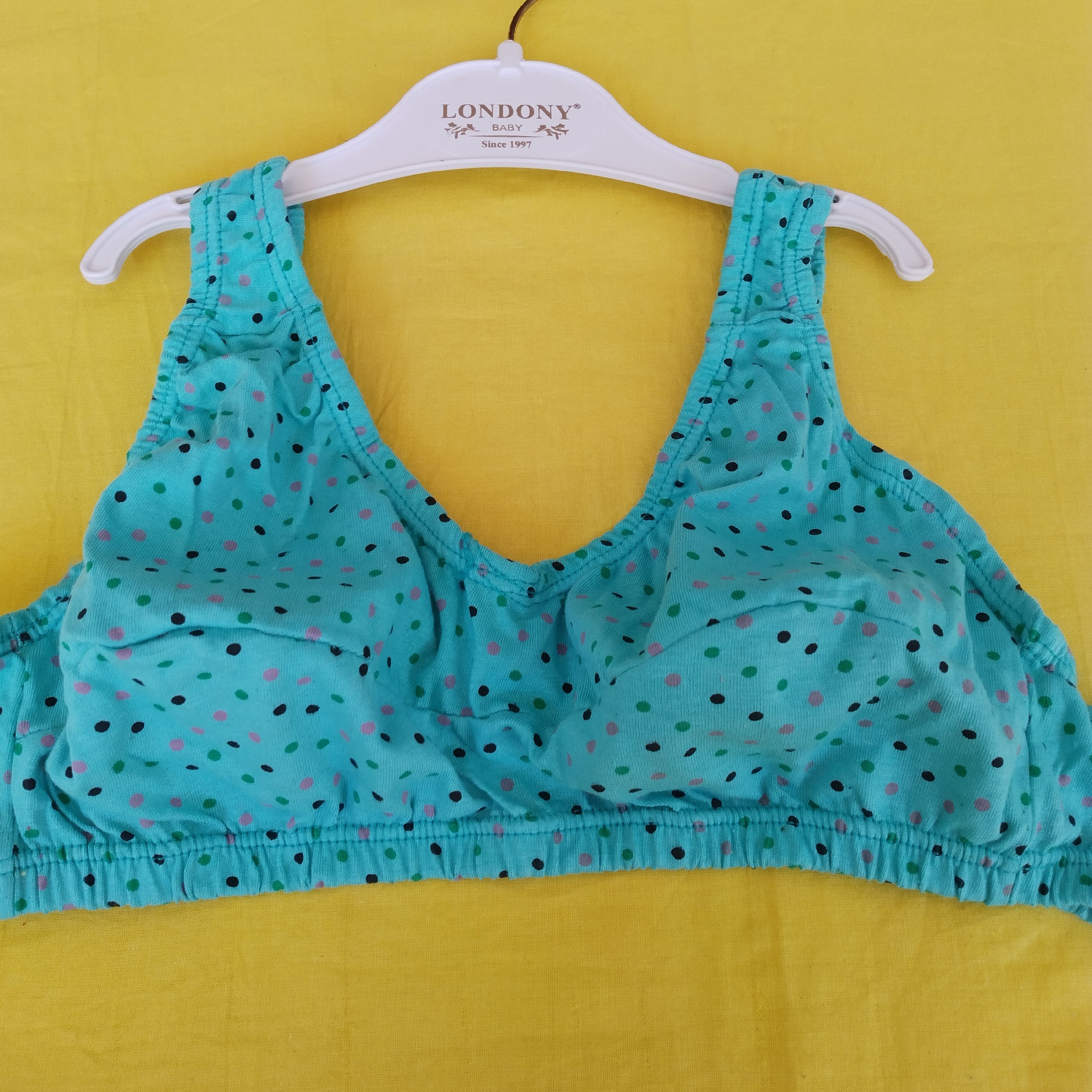 سوتین نخی راحتی توپی با خرید390 ارسال رایگان سایز 3 ایکس لارج کیفیت متوسط