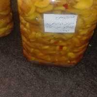 ترشی انبه  طبیعی ملس  با  برگ زرد الو