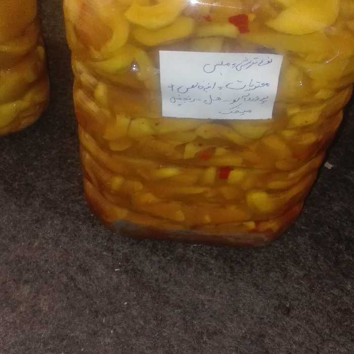 ترشی انبه  طبیعی ملس  با  برگ زرد الو