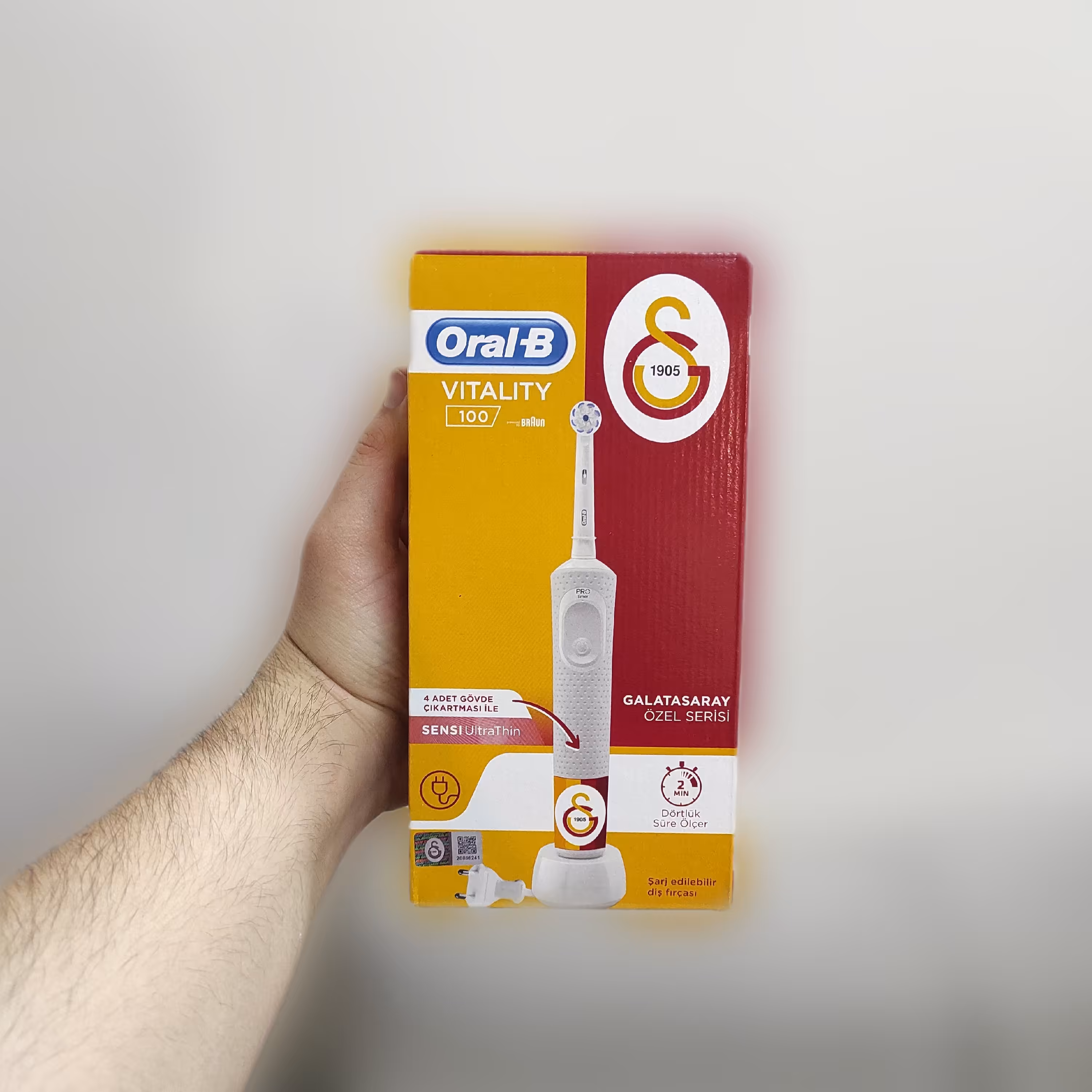 مسواک برقی اورال بی مدل Vitality 100 Sensi UltraThin طرح گالاتاسرای