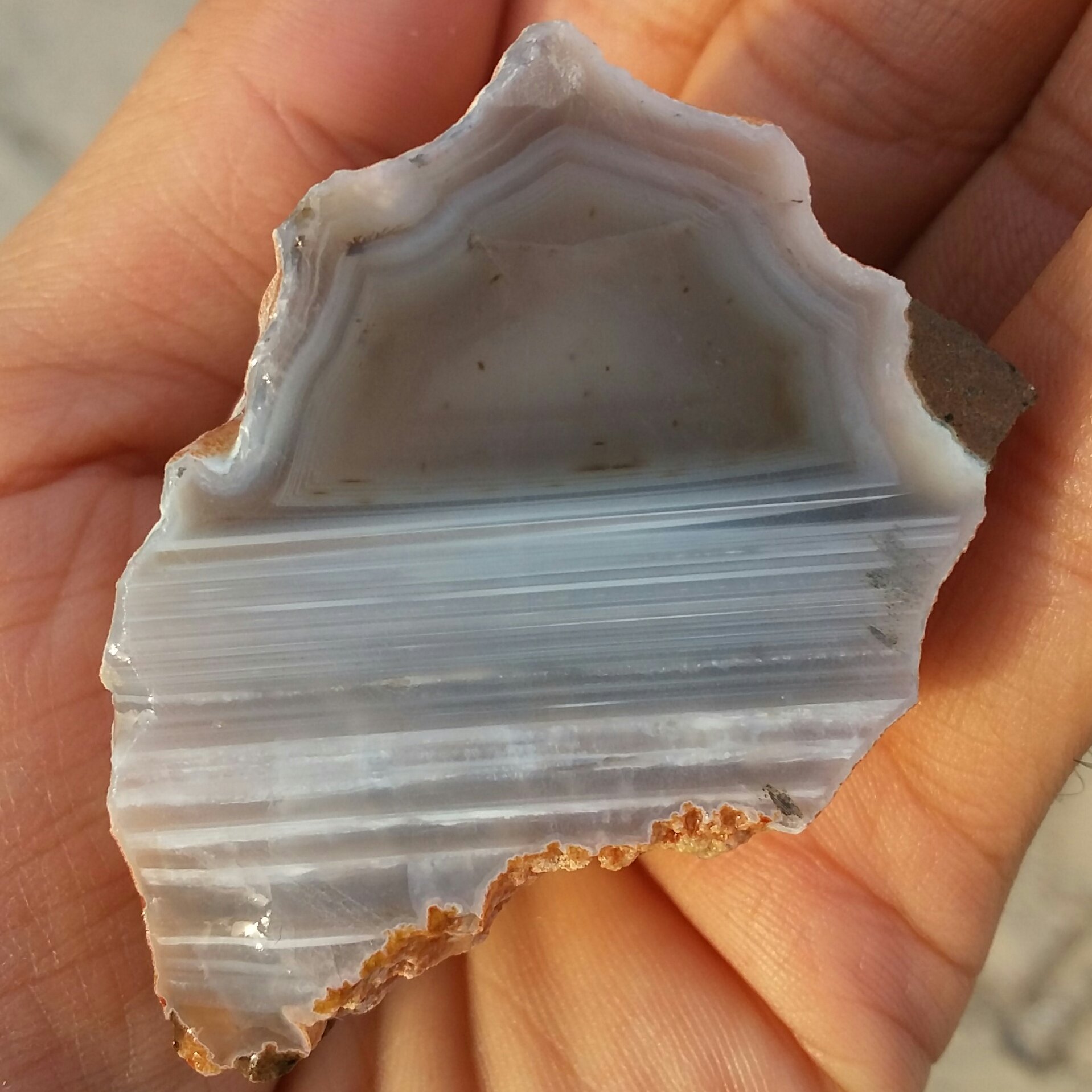 اسلایس سنگ راف عقیق سلیمانی 3 بعدی خطی منظم  100 در صد  طبیعی شاااهکار خلقت دیدنی
