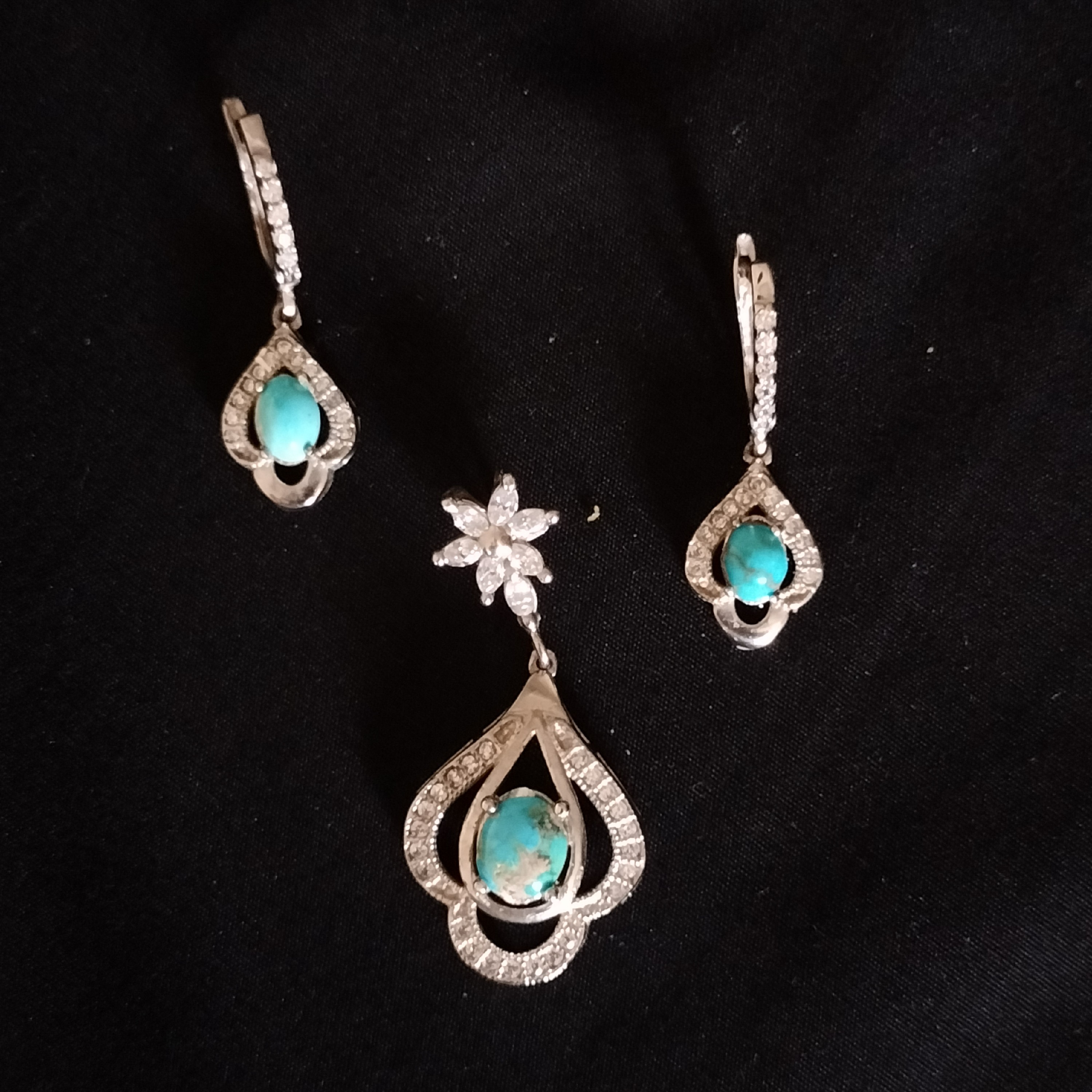 نیم ست نقره گردن آویز و گوشواره نگین فیروزه