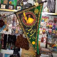 پرچم یاحسین مثلثی با میله و بست