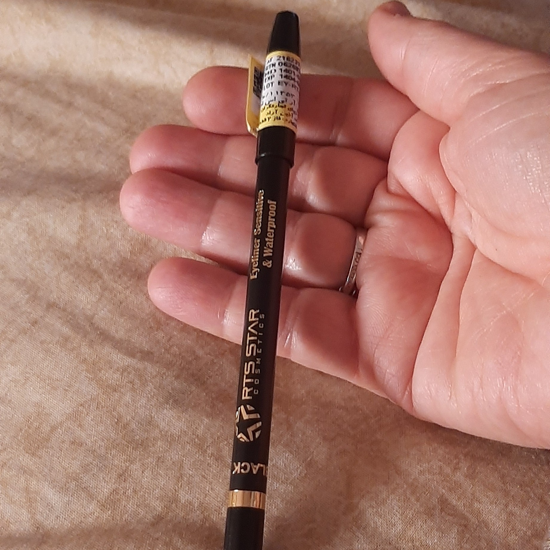 مداد چشم چوبی