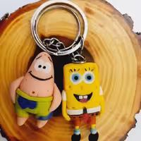 سرکلیدی طرح باب اسفنجی و پاتریک 5سانتی ضد آب شده با وارنیش براق یا اسپری مات دوپلی کالرطبق سلیقه شما