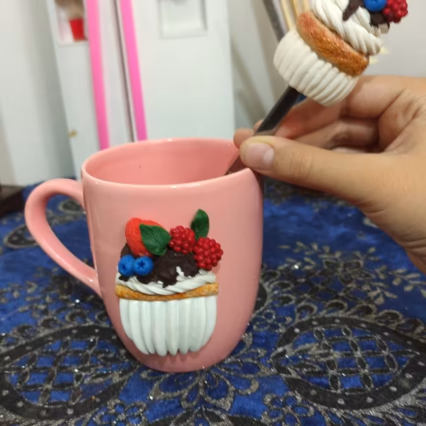 ماگ طرح کاپ کیک خمیری جنس سرامیکی قد12 سانتی متر 