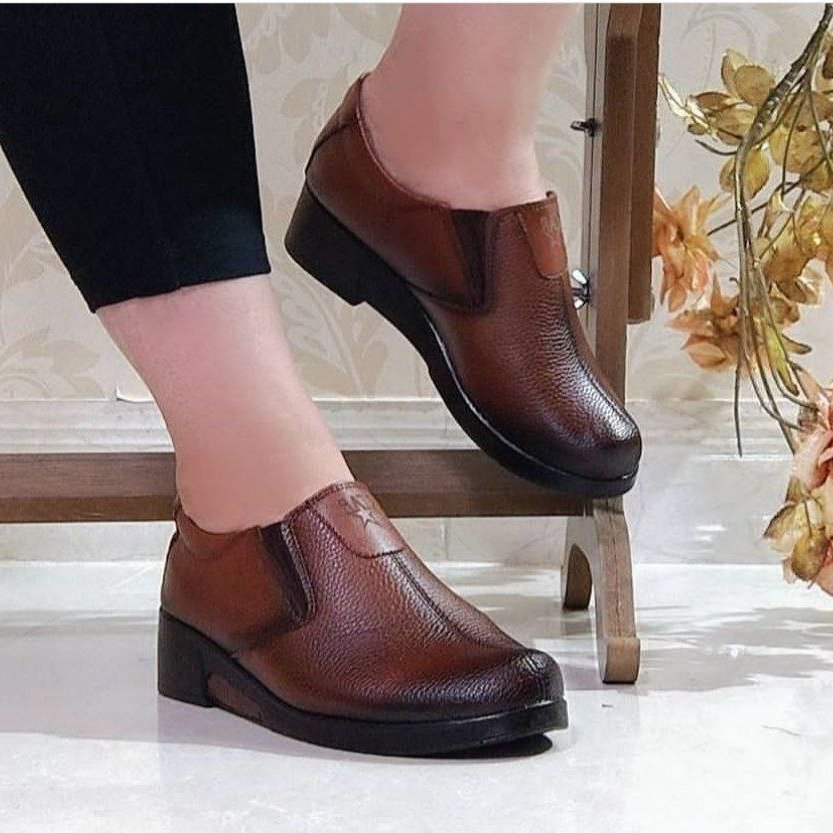کفش طبی نرم و راحت
سایز 37 الی 40
دارای کفی مجزا داخل کفش