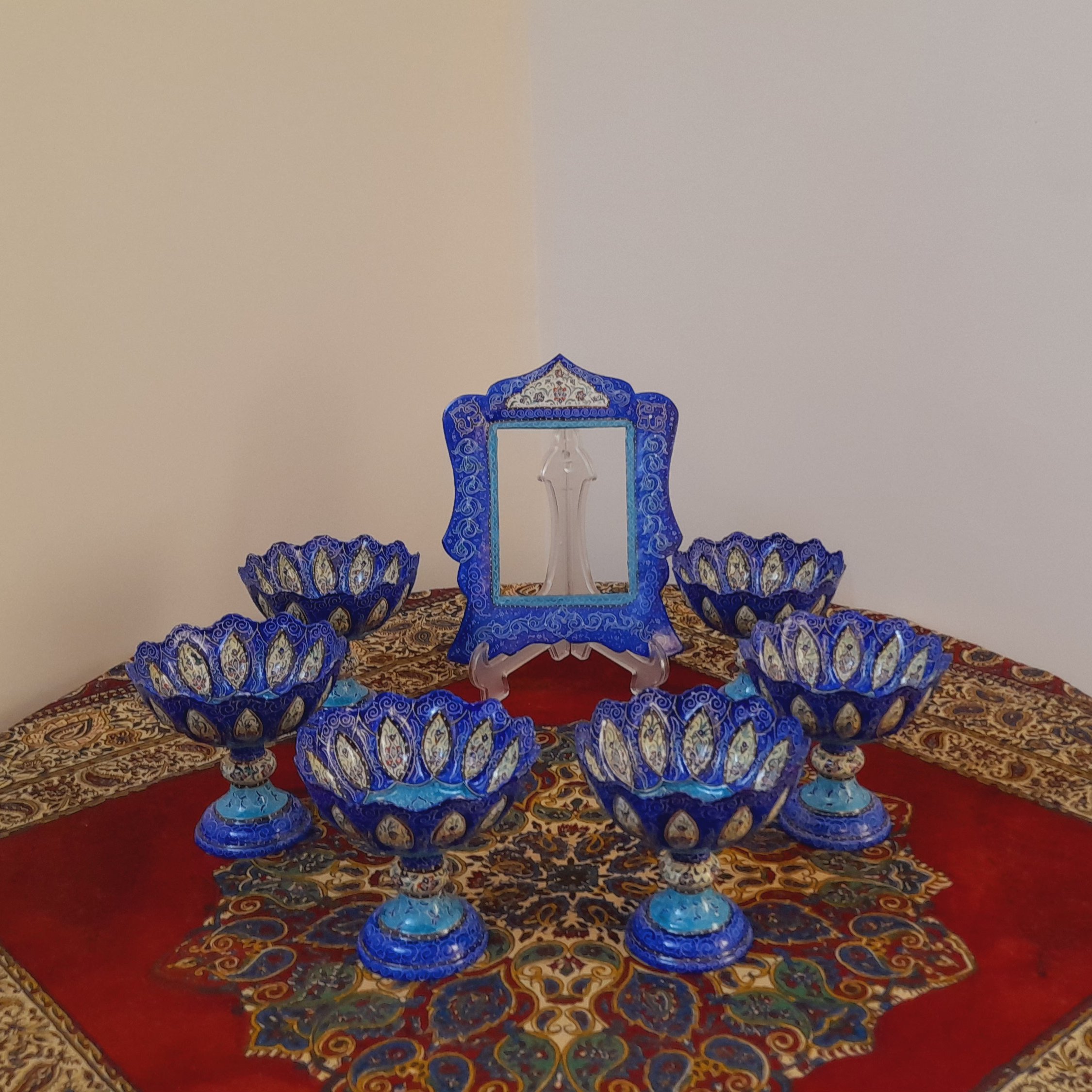 هفت سین زیبای ‌  میناکاری    و آینه جنس مس قابل شستشو و استفاده