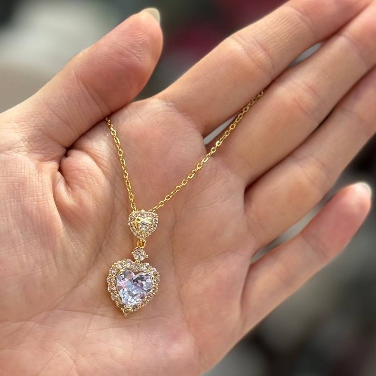 پلاک و زنجیر  جواهری با کیفیت عالی طرح قلب 