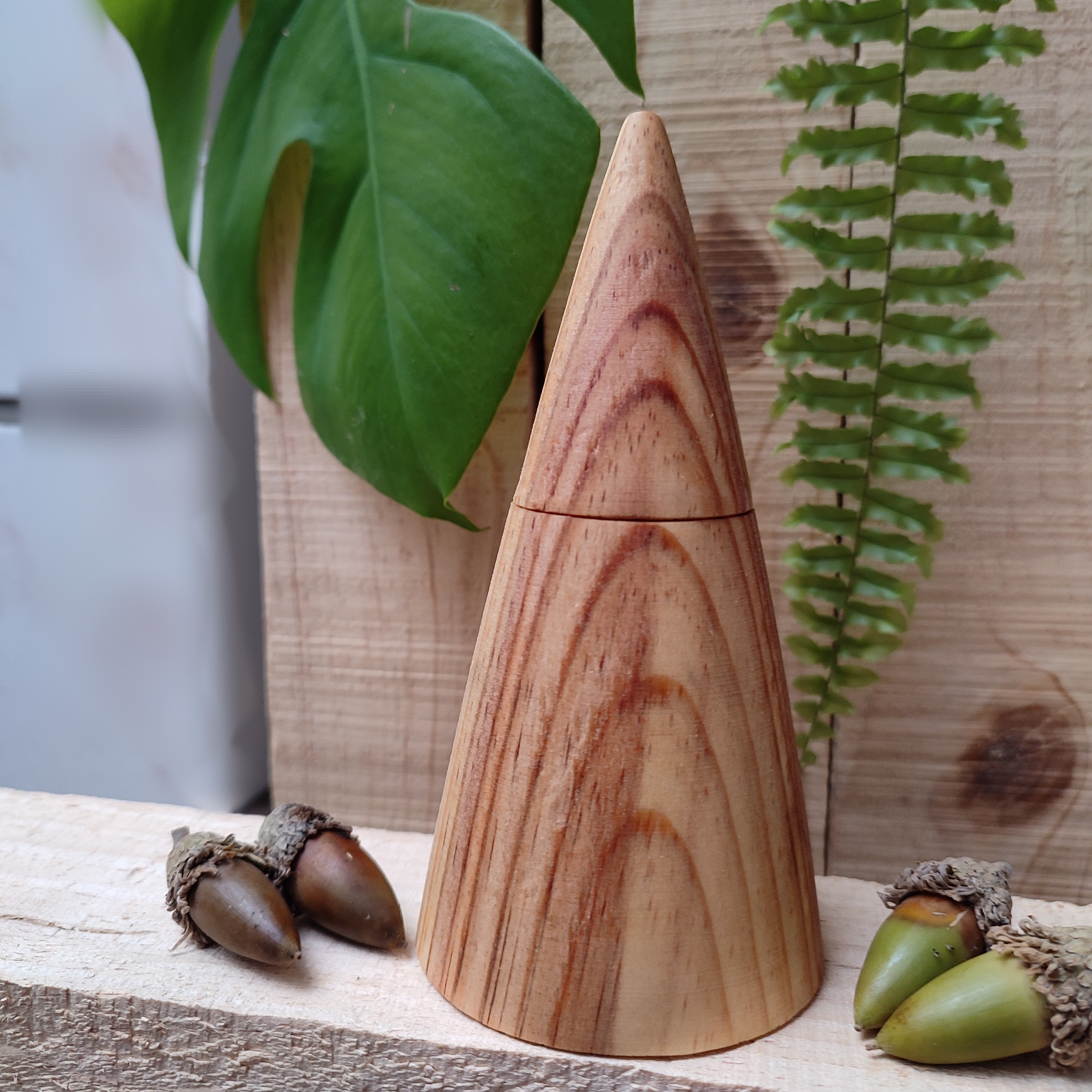 بانکه چوبی مدل مخروط،پاسماوری چوبی،جا ادویه چوبی