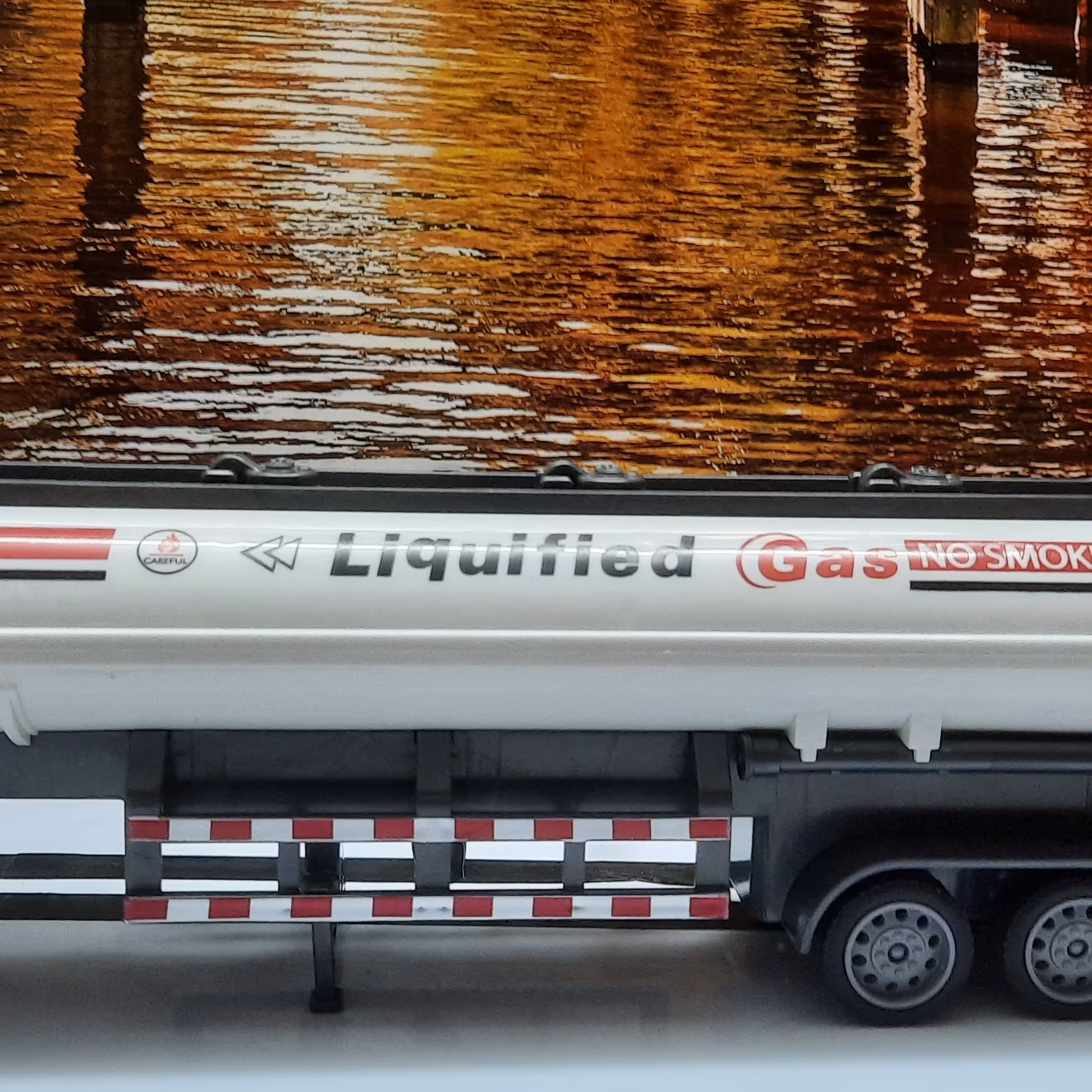 ماکت تانکر سوخت سه محور