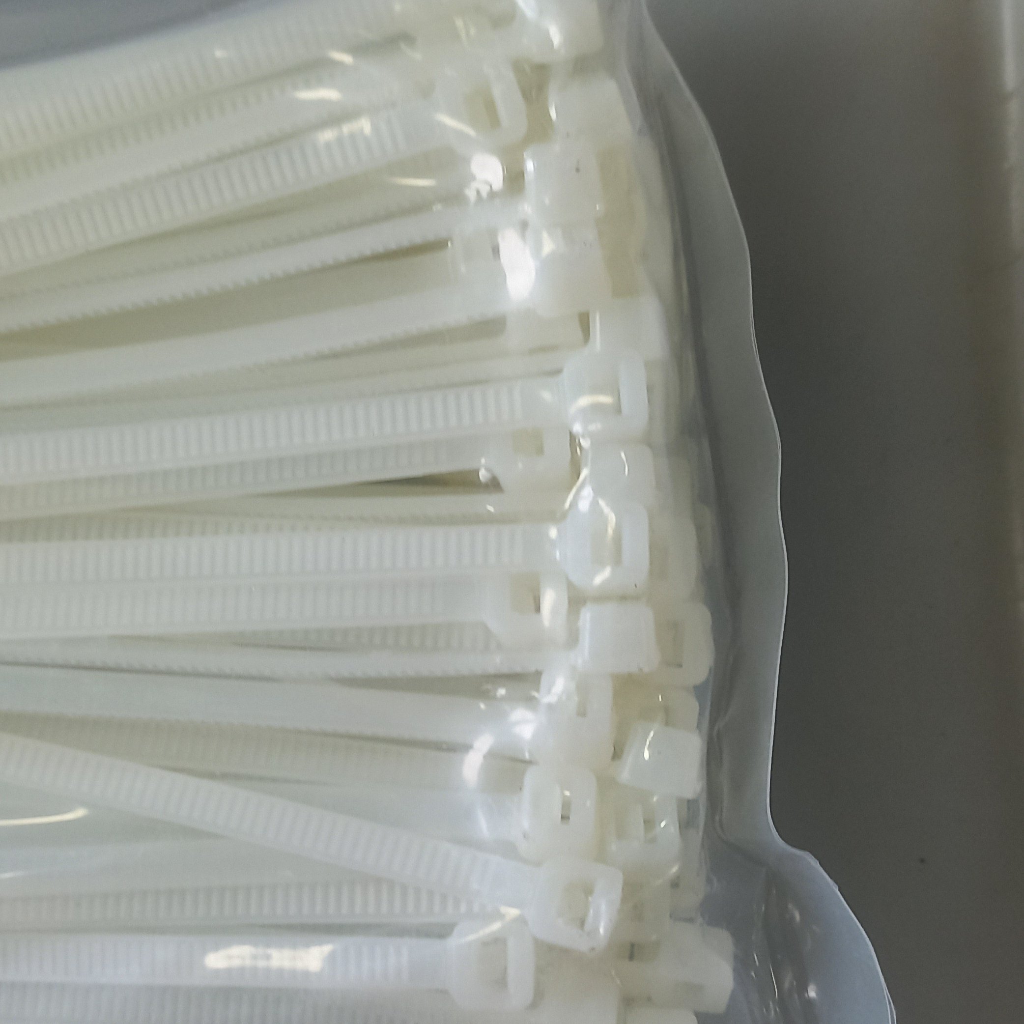 بست زیپی - بست کمربندی - درجه 1 - اعلا - 100 عددی