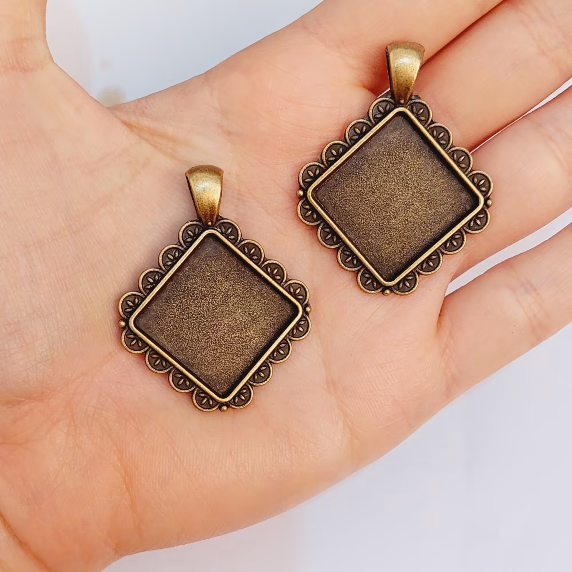 قاب رزین برنزی کد 41طول4سانت فروش دونه ای