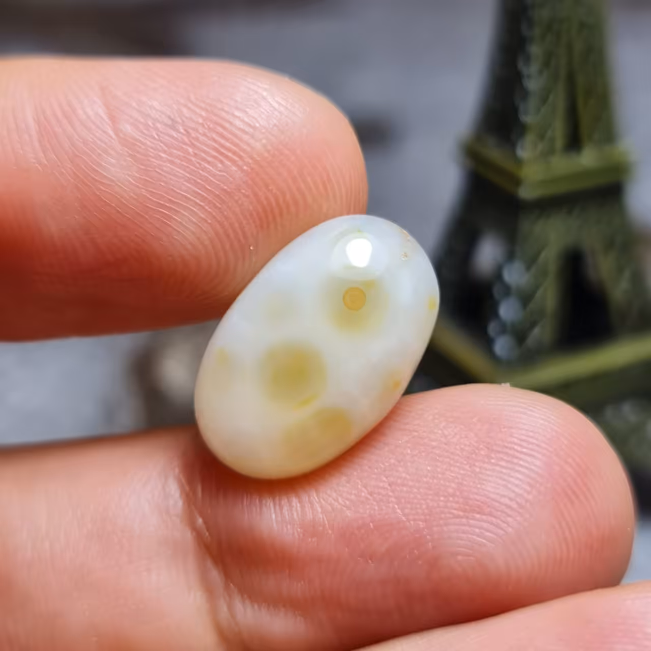  نگین  زیبای صد درصد طبیعی عقیق باباغوری دو چشم اصل معدنی
کد 24727
