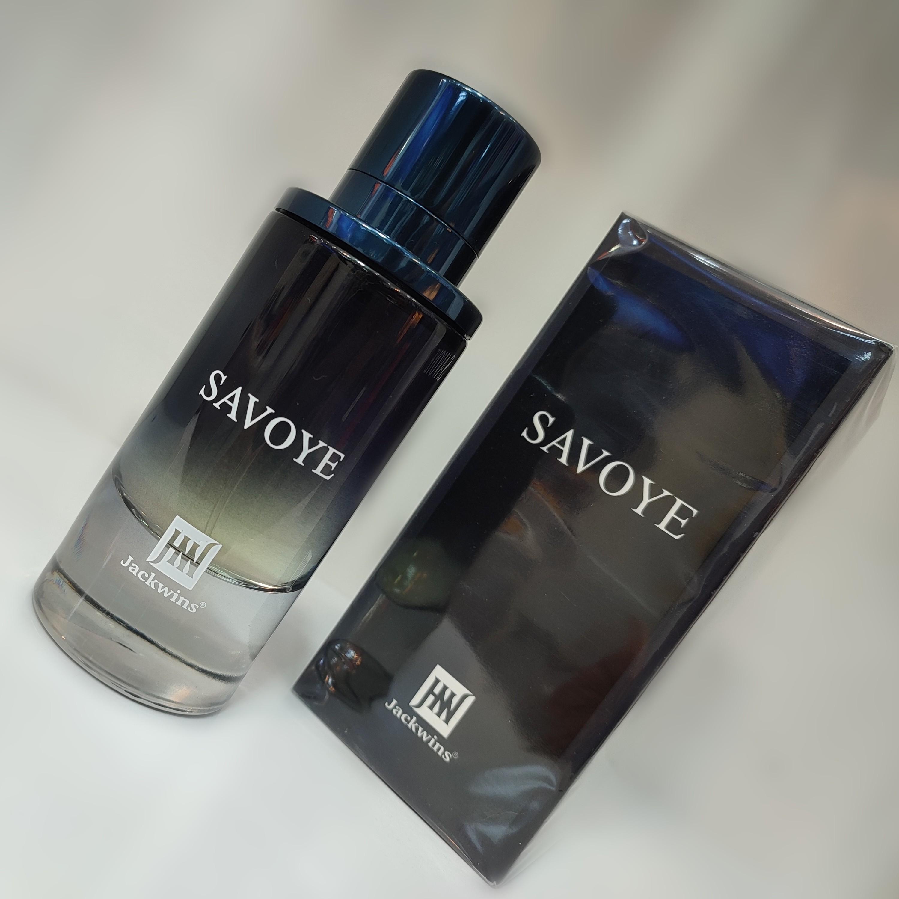 ادکلن ساوج شرکت جانوین 100ml،مردانه، رایحه ملایم و خنک و تلخ