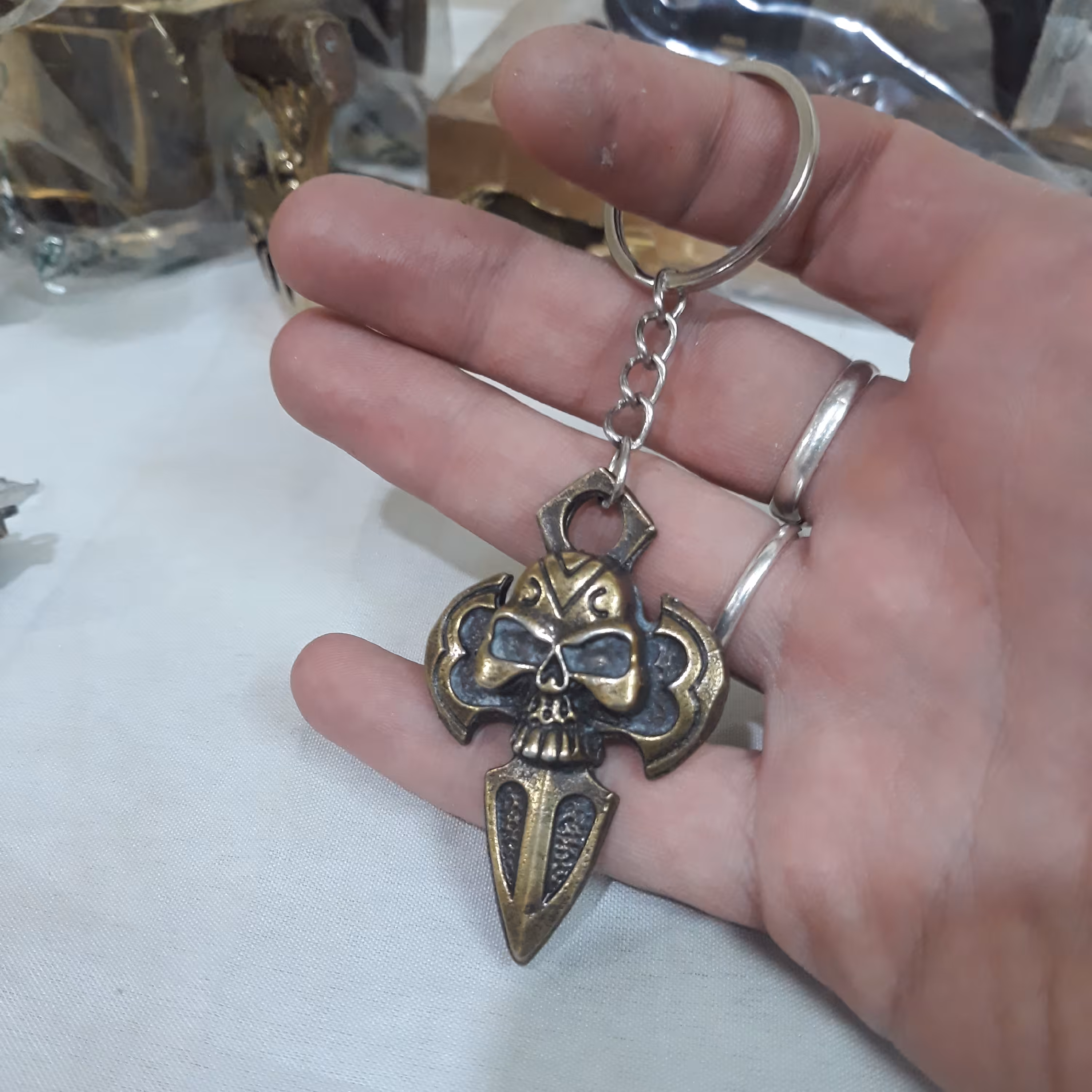 جاکلیدی جاسوئیچی اویز برنزی زیبا خارجی وکلکسیونی