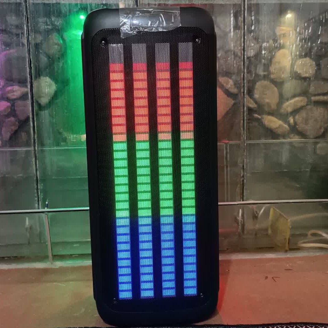 اسپیکر حرفه ایkts1756ورودی ارگ گیتار میکروفن بیسیمی ریموت پنل خطی12حالته قدرت صدا عالی مناسب حرفه ایها وایرلس