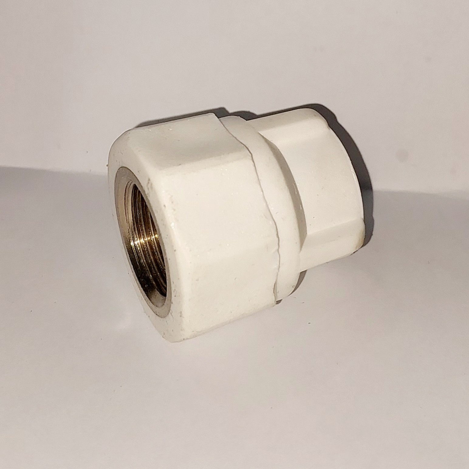 اتصال بوشن سایز 25 از جنس پلی پروپیلن تعداد 20 عددی هر بسته ازجنس پلی پروپیلن و برنجی 