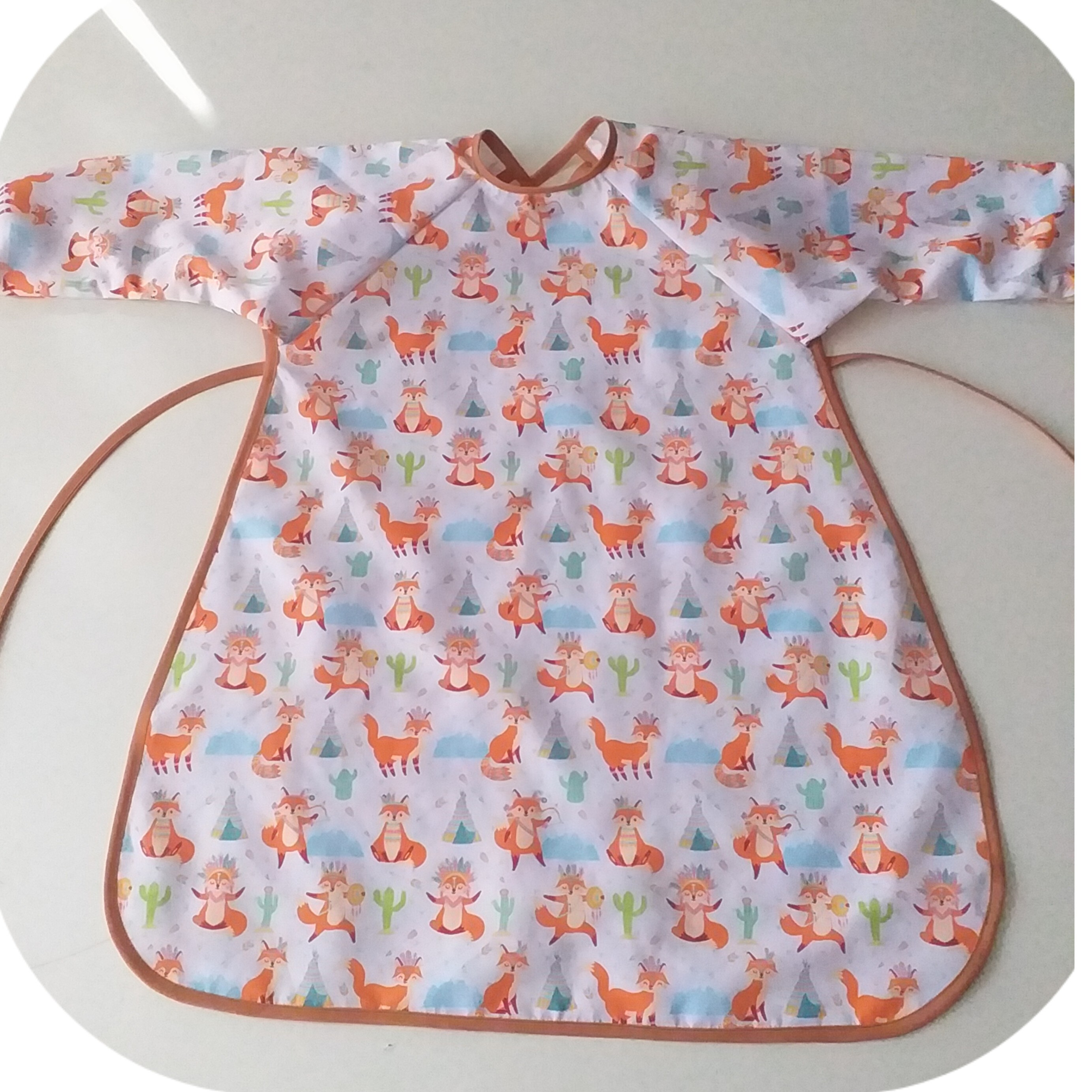 پیشبند ضداب لباسی کودک بلند و پرکاربرد