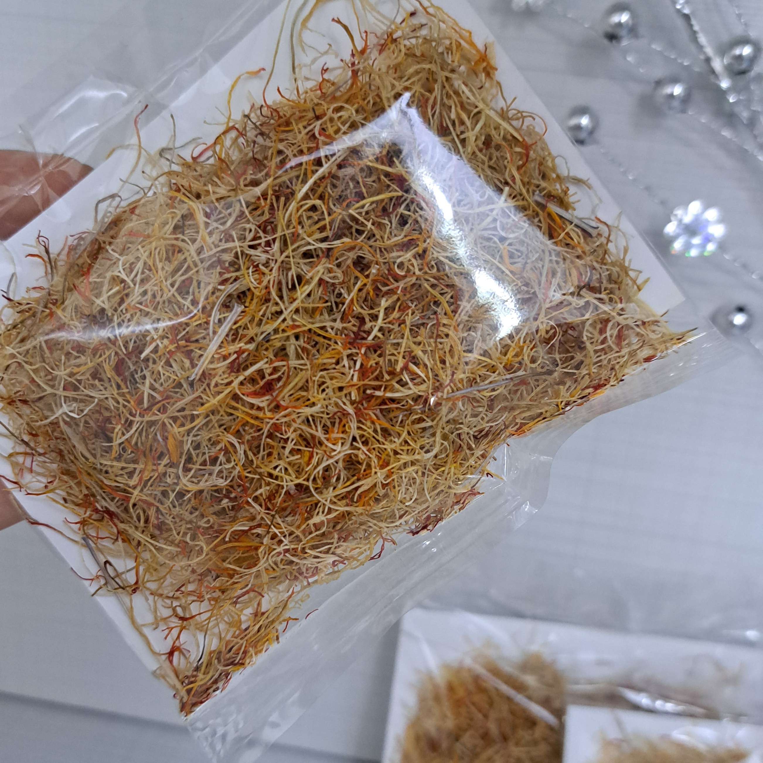 ریشه ی زعفران درجه یک قائنات یک مثقالی