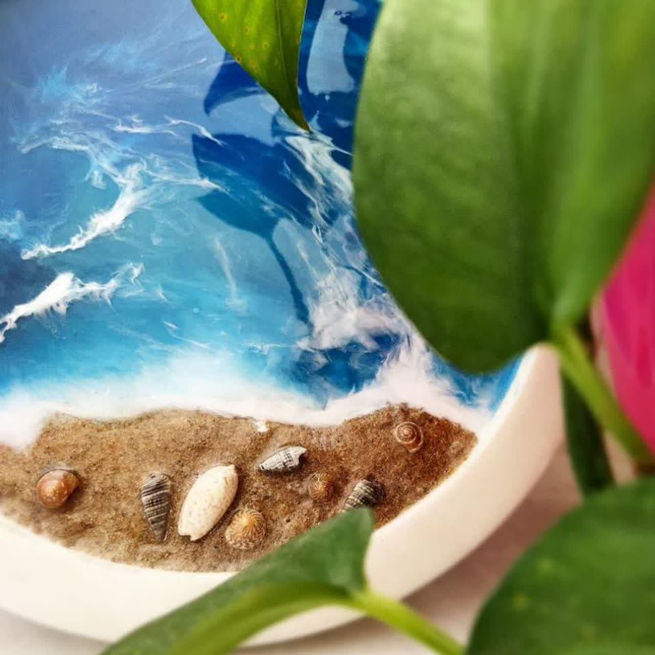 تابلوی دریای رزینی با قاب سنگ مصنوعی سفید 