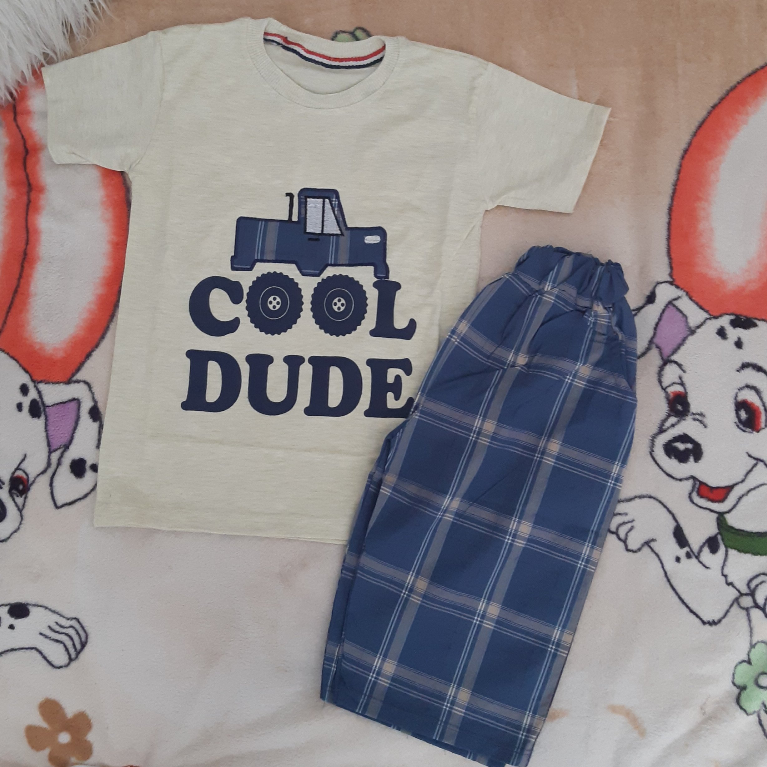 تیشرت شلوارک پسرانه طرح ماشین
جنس عالی طرح عالی موجود سایز45