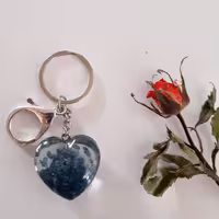 سرکلیدی و جاسوییچی رزینی قلب با شندونه  همراه با قفل