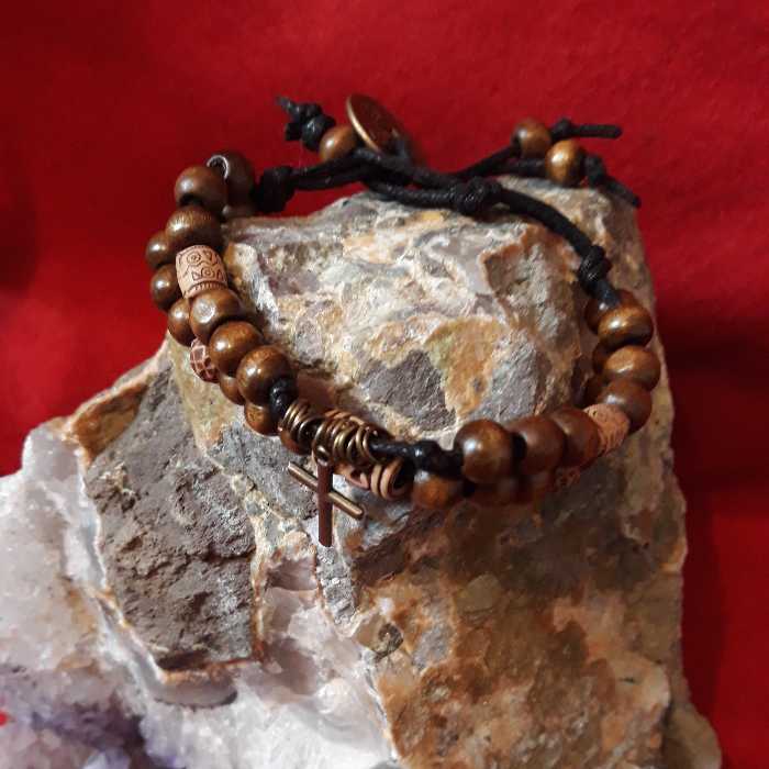 دستبند چوبی ، آویز دار