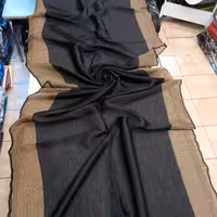 شال مشکی حاشیه کرم  قواره 80 در2متر  تک رنگ مطابق عکس  جنس نخ عالی