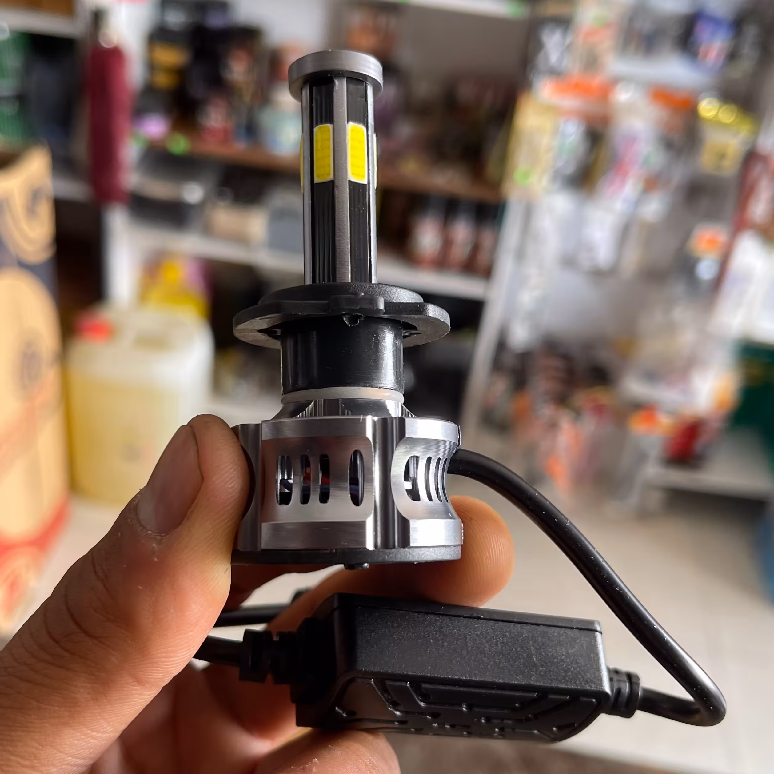 هدلایت 6 طرفه زرد و سفید h7