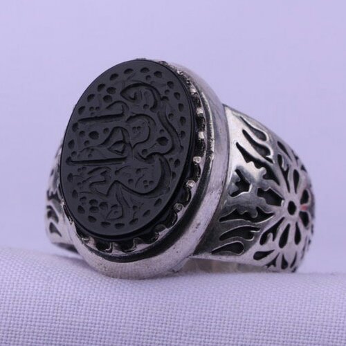انگشتر عقیق مشکی خطی اصل یا قمربنی هاشم ( انگشتر نقره مردانه )