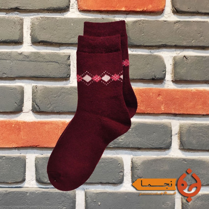 جوراب پشمی گرم طرح لوزی رنگ زرشکی کد KLZ07 مناسب پاییز و زمستان