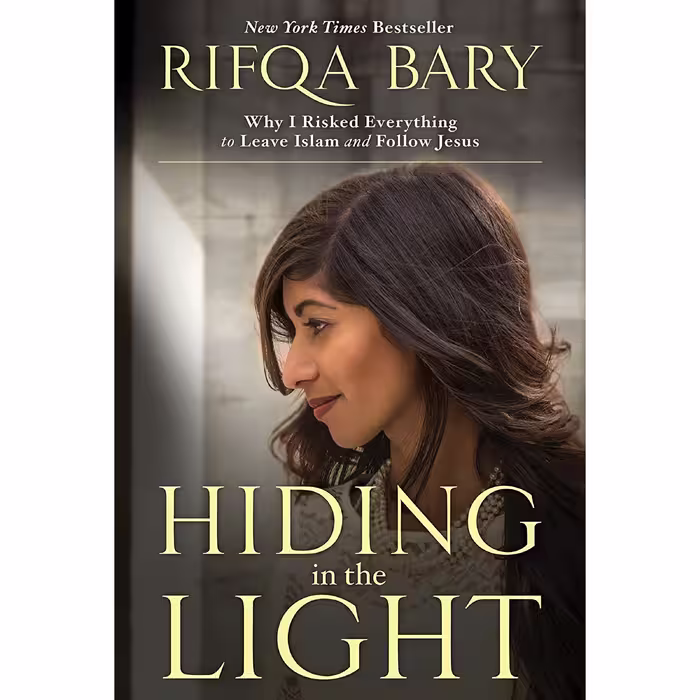 کتاب زبان اصلی Hiding in the Light اثر Rifqa Bary انتشارات WaterBrook