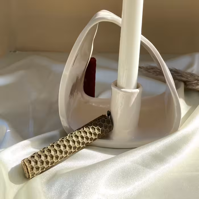 جا شمعی سفالی با طرح کوه