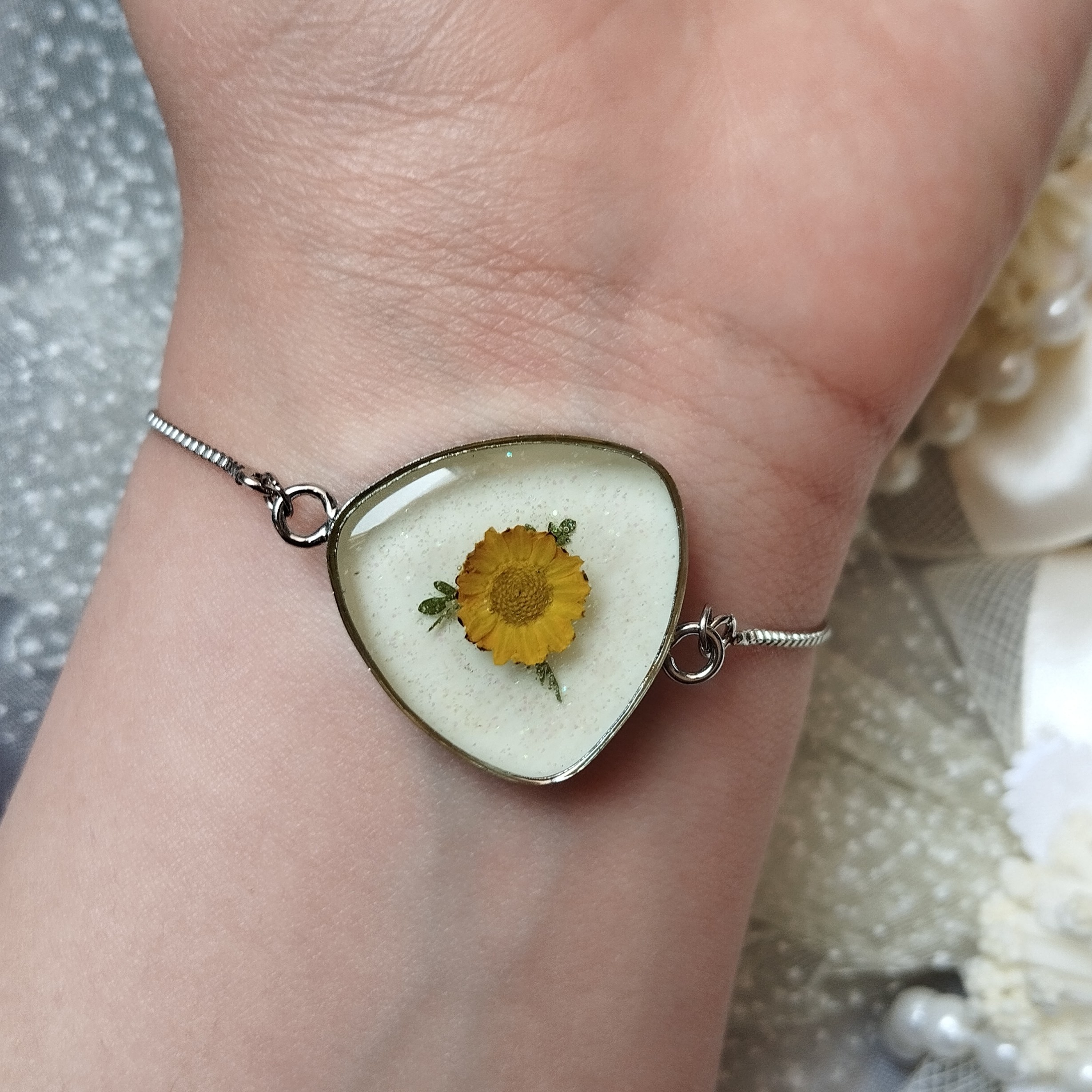 دستبند گل آفتابگردون اتصالات استیل و رنگ ثابت ضد آب ضدحساسیت بند دستبند قابل تنظیم 