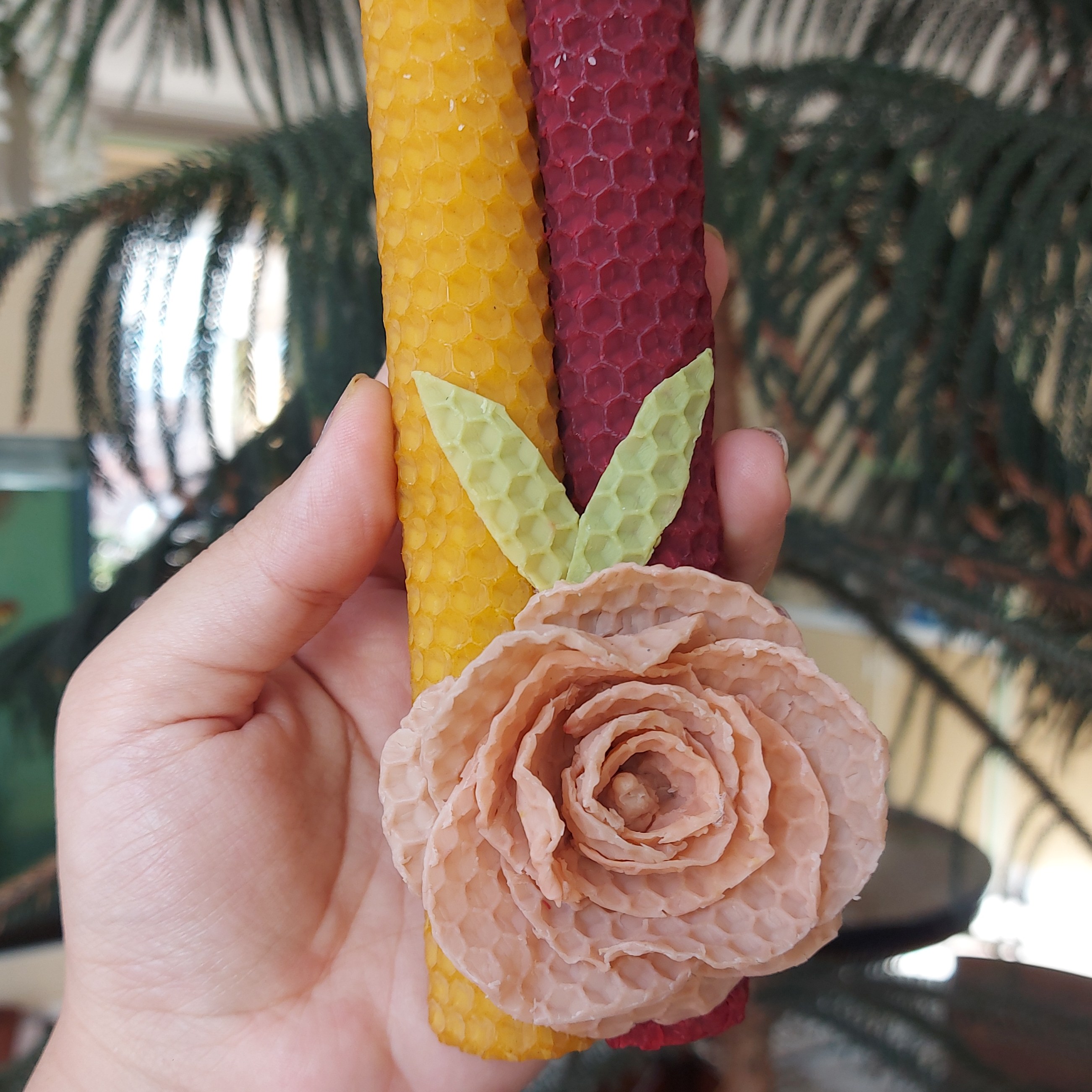 شمع موم عسلی دوتایی رز دار