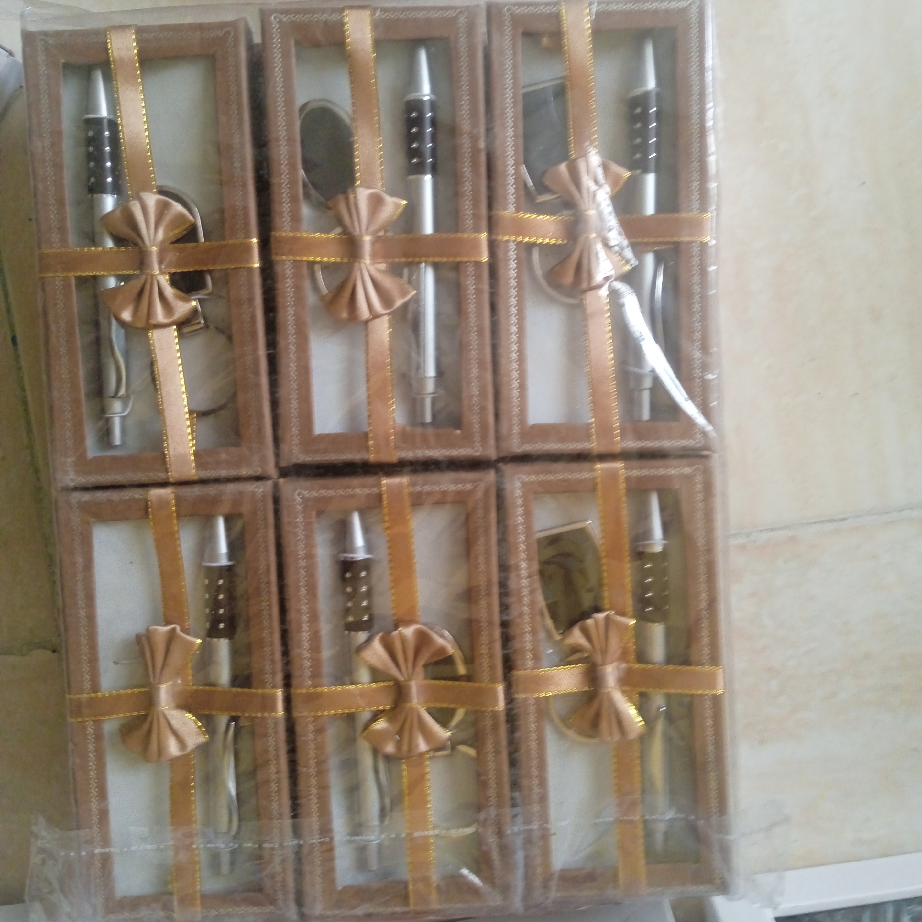 ست دست کلید و خودکار  مخصوص کادویی ومناسب