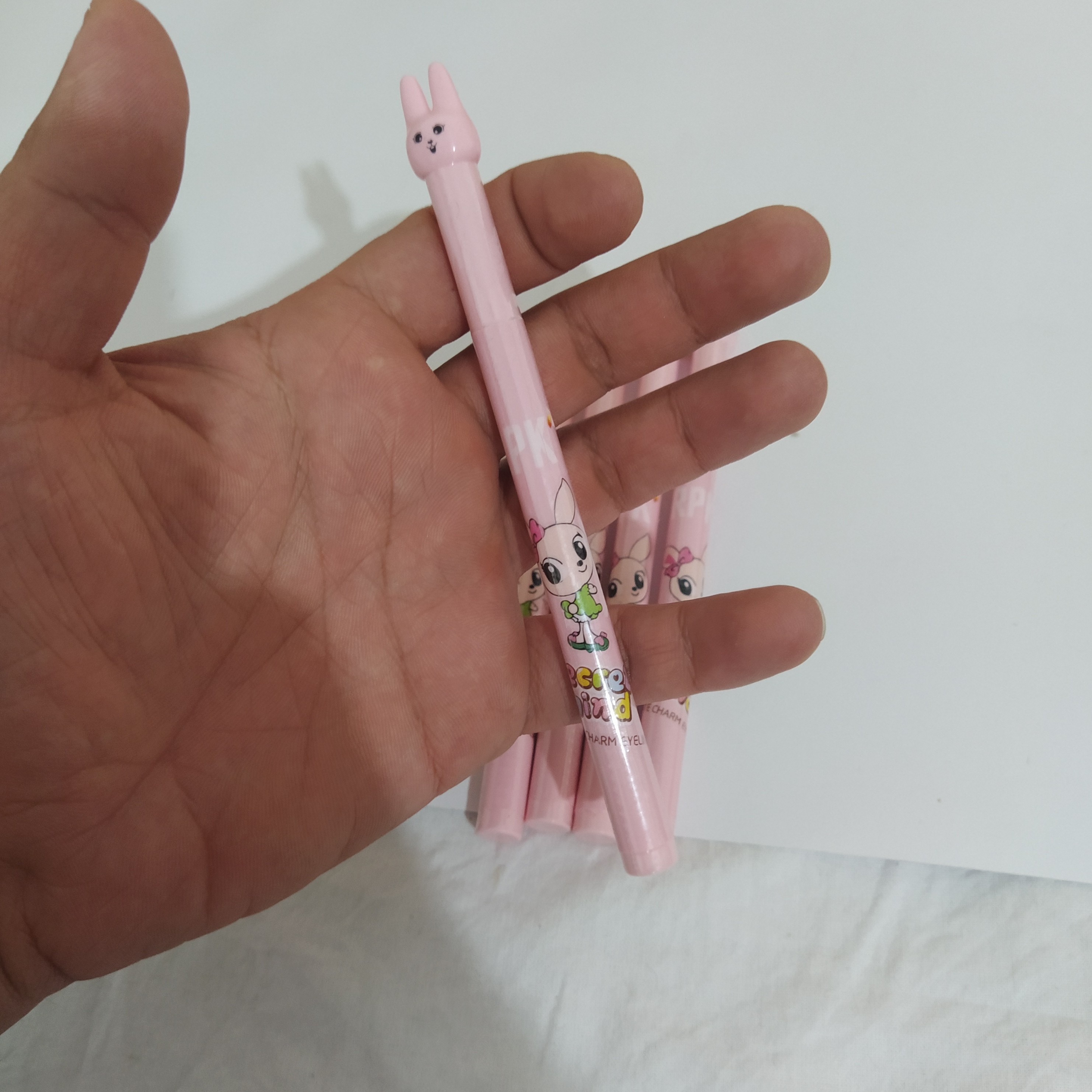 خط چشم ماژیکی خرگوش 