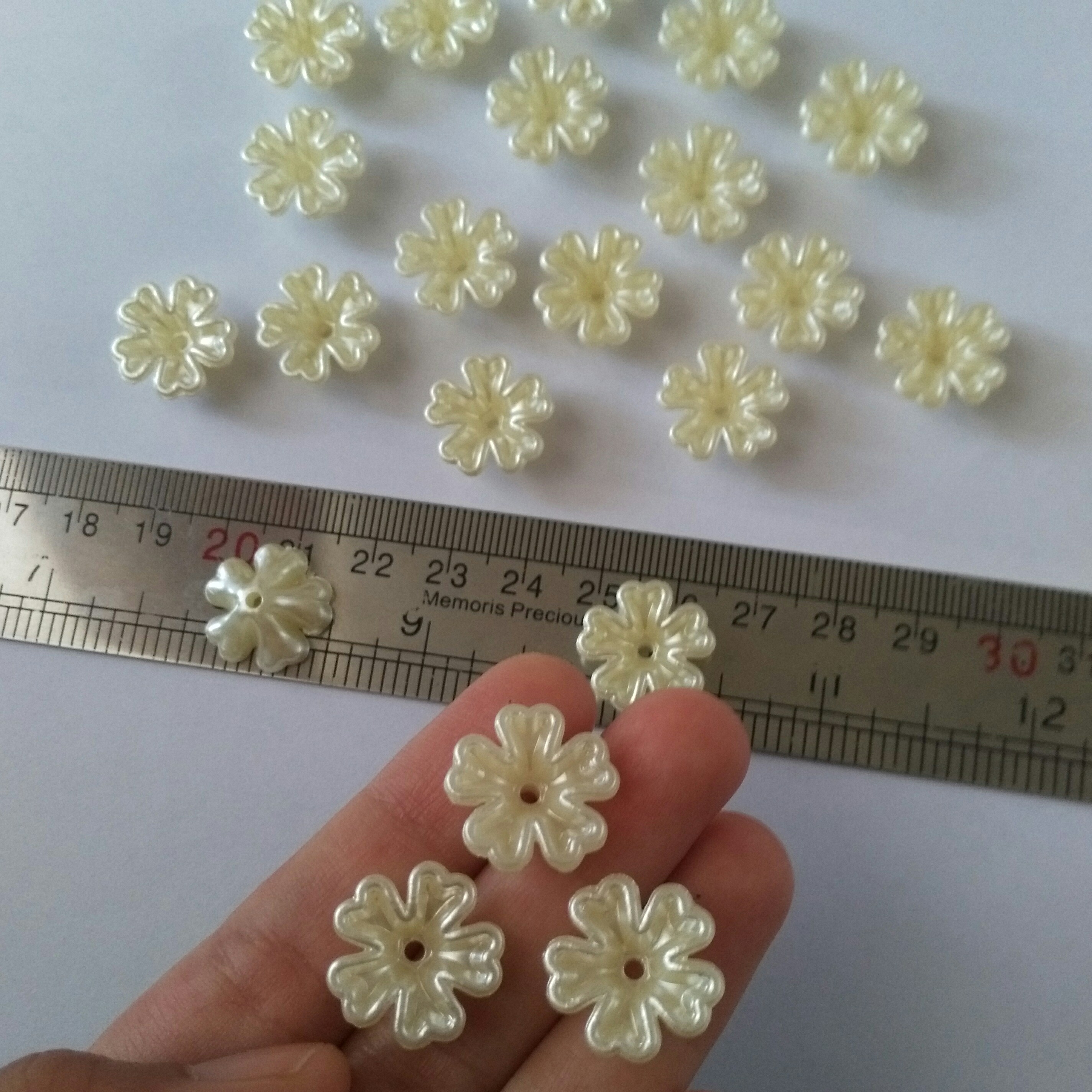 گل کریستالی شکوفه پک 5 عددی  سایز یک و نیم سانتی 