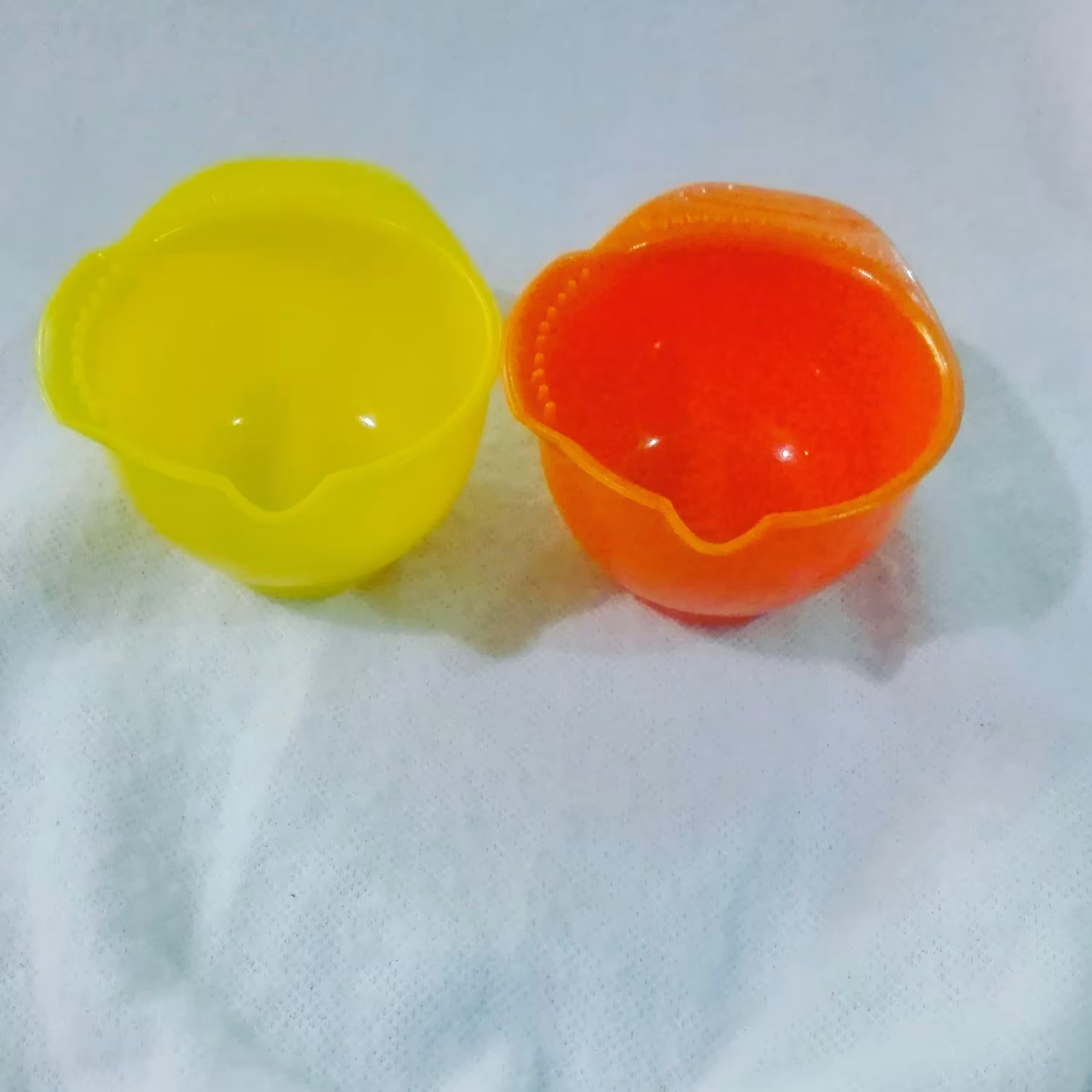 کاسه رنگ ابرو 