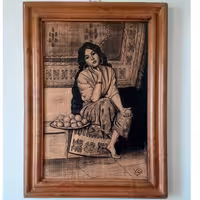 نقاشی سیاه قلم روی چوب راش با قاب دست ساز ابعاد کار27در 36 و وزن 1100گرم