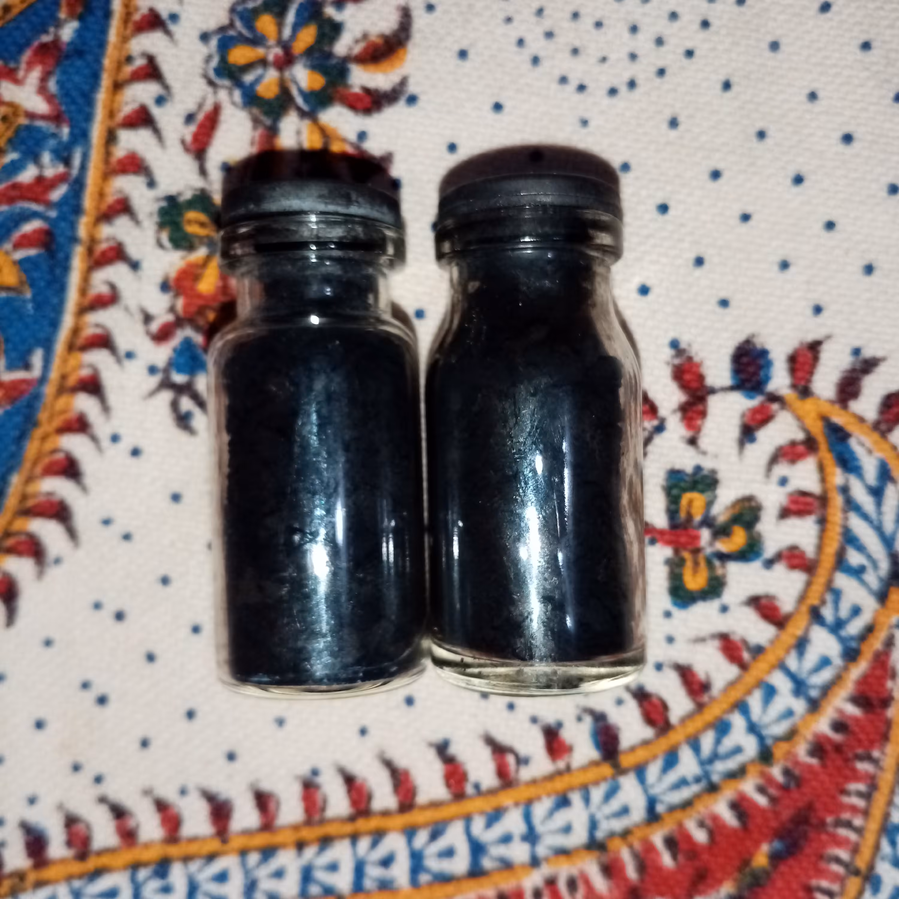 سرمه فندق و بادام اصل