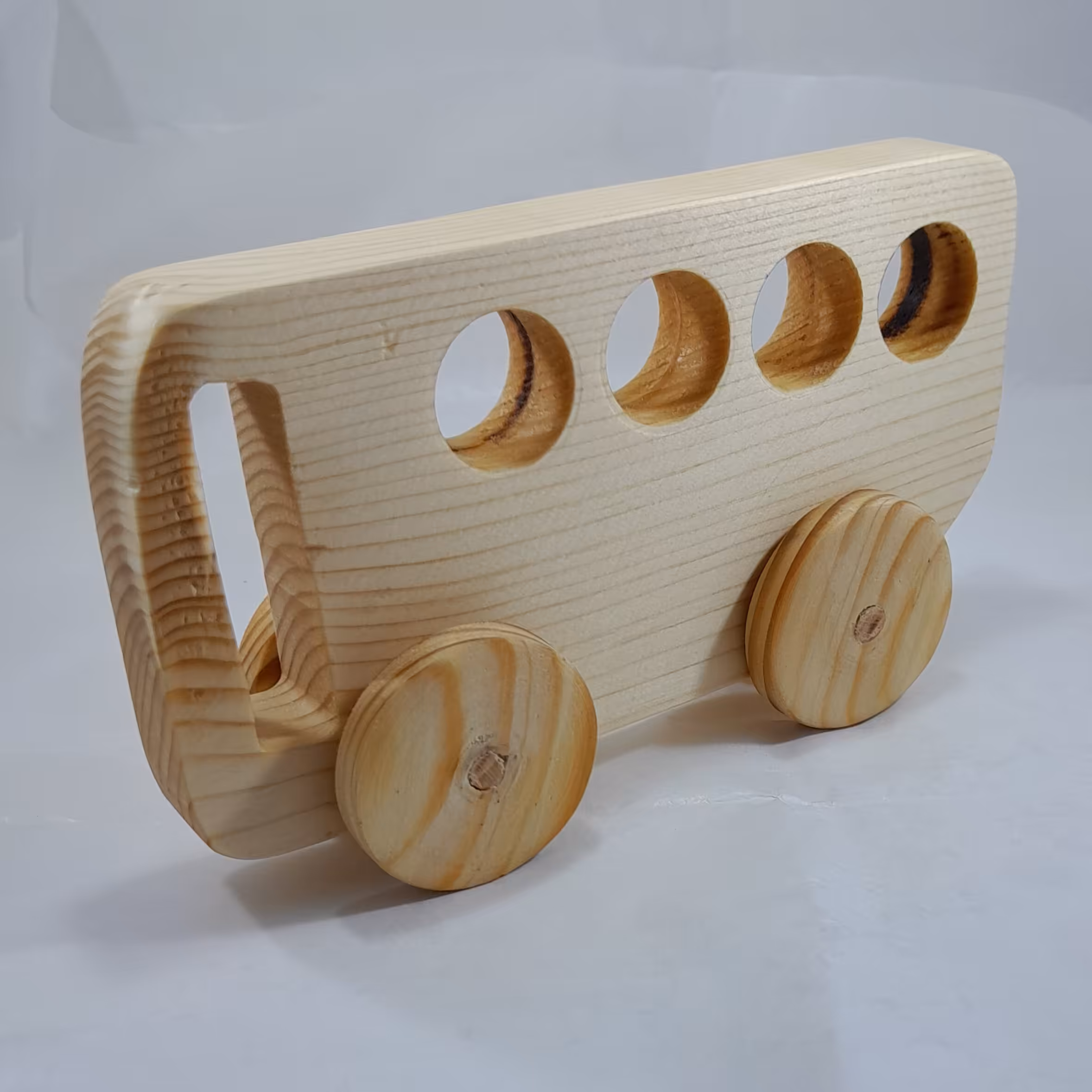 اتوبوس چوبی 