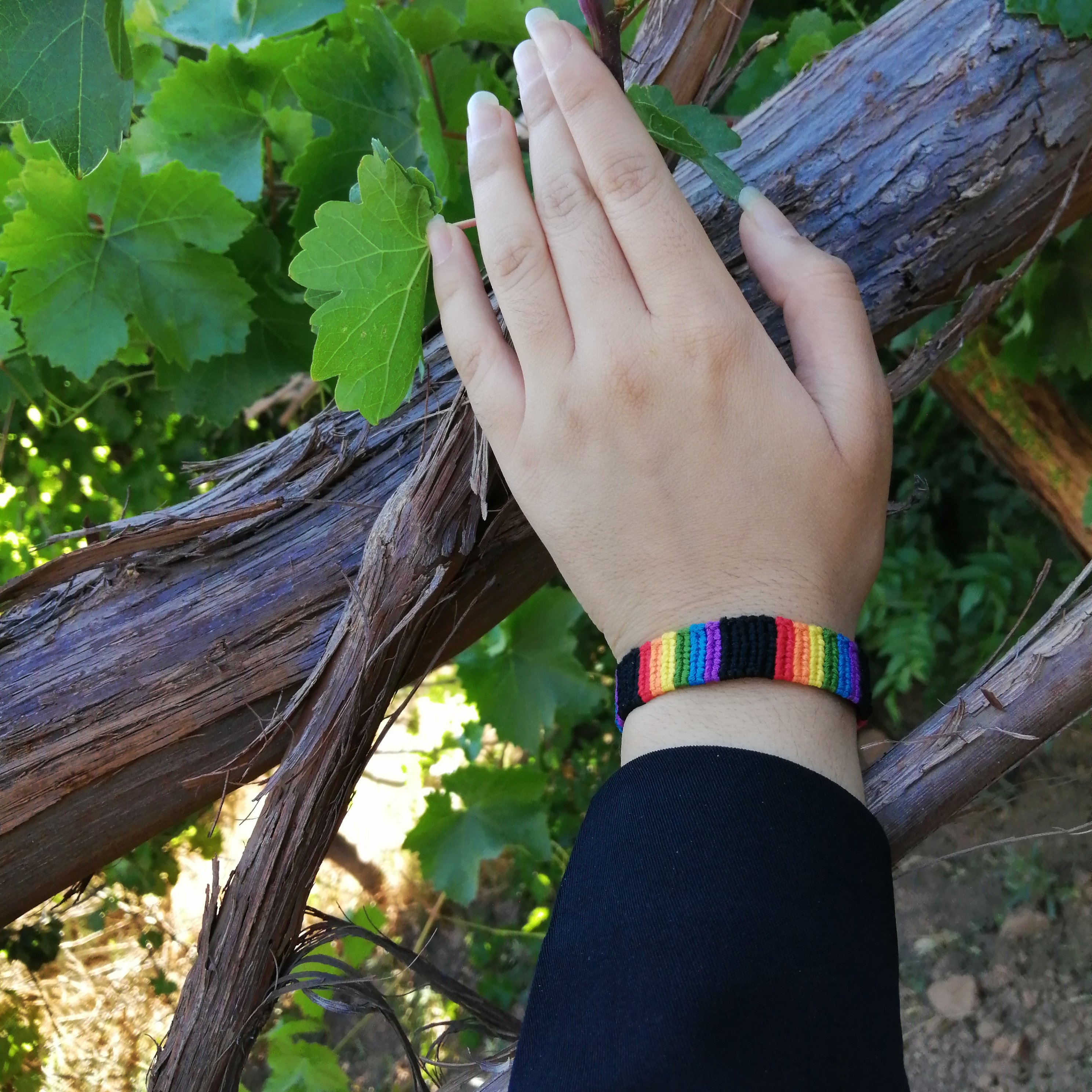 دستبند های دوستی نخی در طرح های متفاوت و زیبا