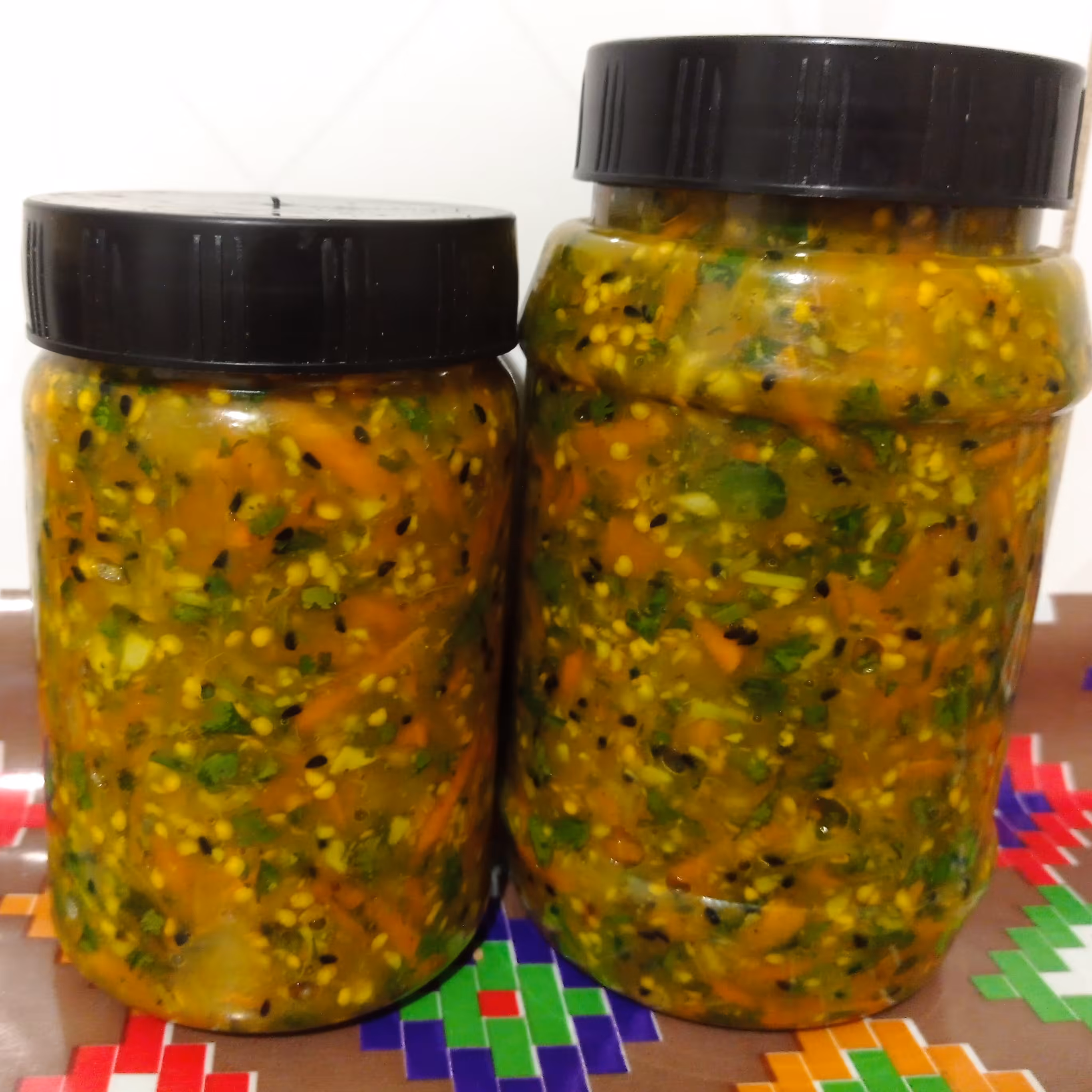 ترشی لیته بادمجان و هویج خانگی 